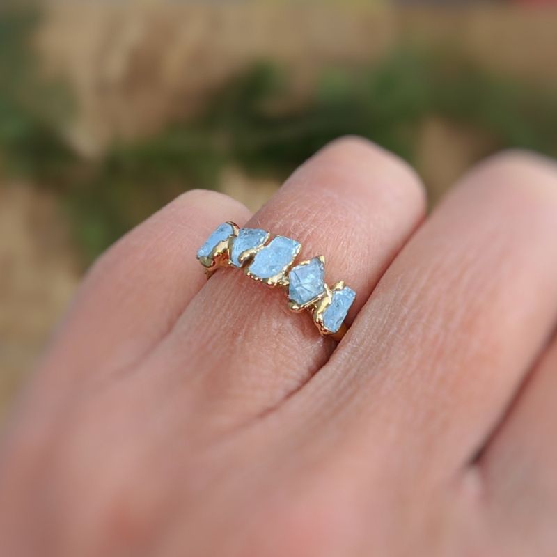 Bague aigue-marine brute ~ bague de naissance de mars