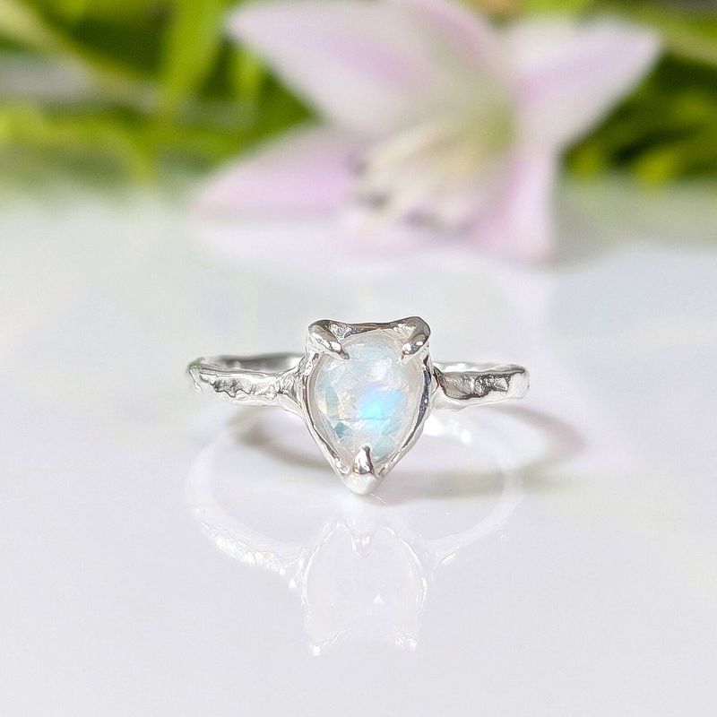Rainbow Moonstone ring in Sterling Silver