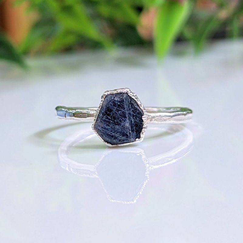 Raw Sapphire & diamond Chevron ring set