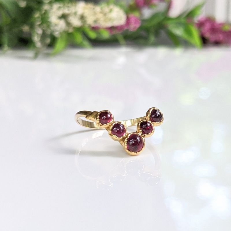 Ensemble d'alliances de mariée Ruby Chevron