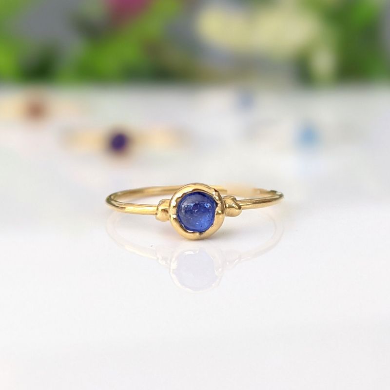Bague empilable Dainty Sapphire