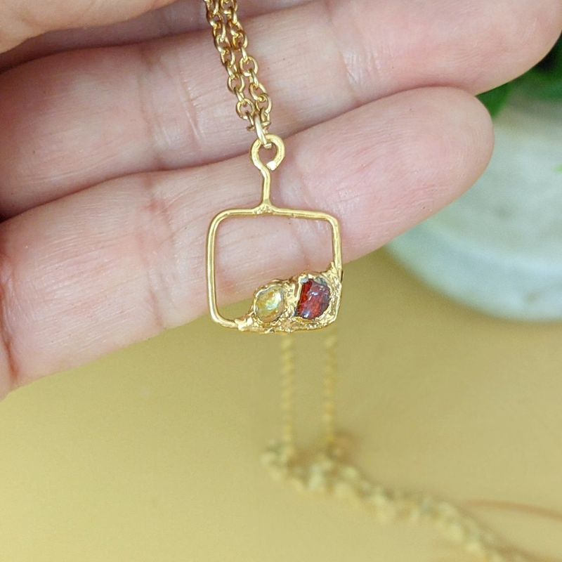 Collier pierre de naissance