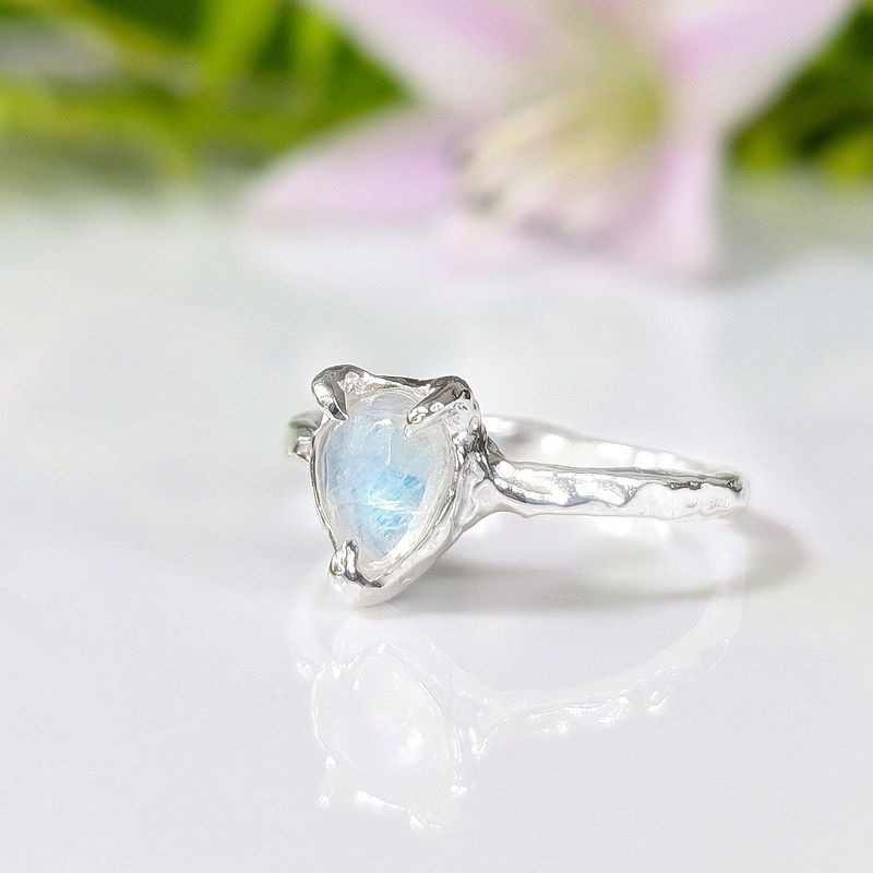Rainbow Moonstone ring in Sterling Silver