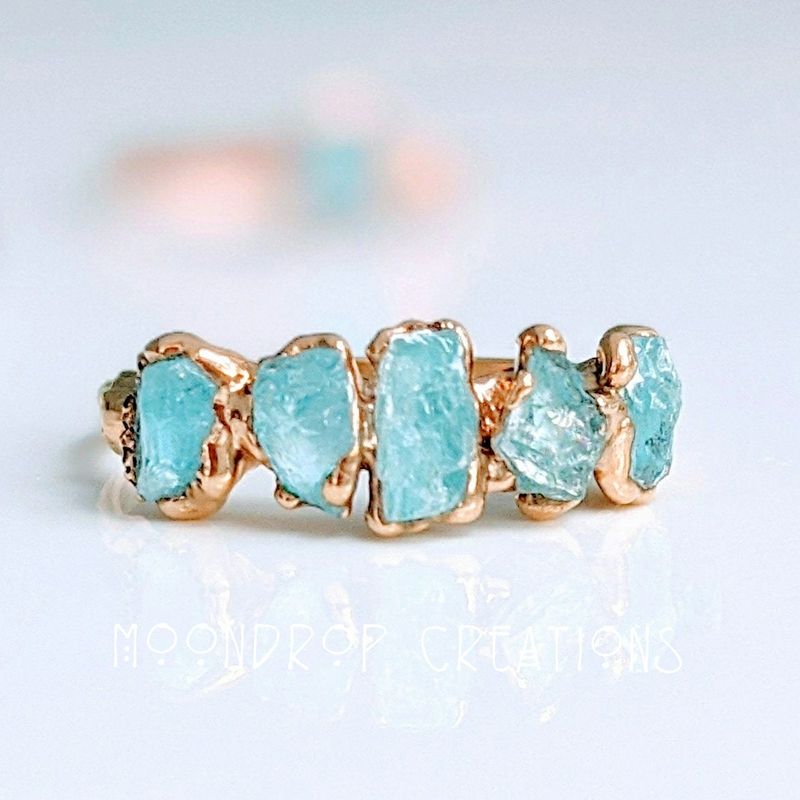 Bague aigue-marine brute ~ bague de naissance de mars