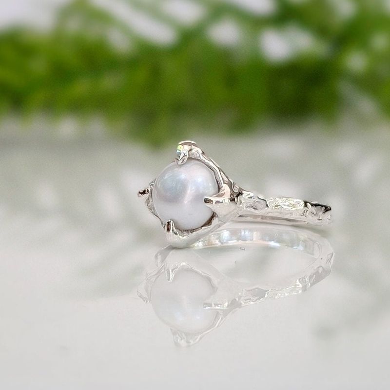 Silver Freshwater pearl textured ring