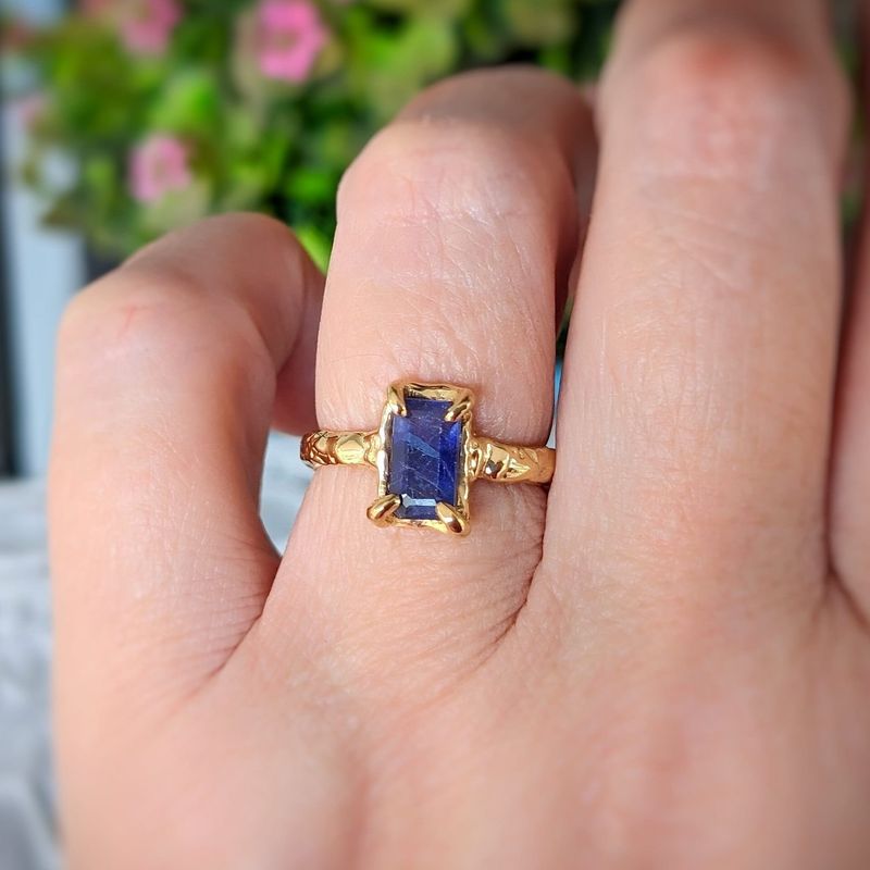 Blue Sapphire cocktail ring in Solid 14k Gold