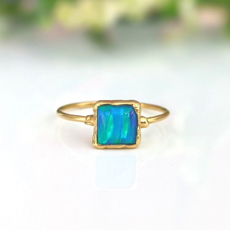 Bague Or Carré Opale Bleue