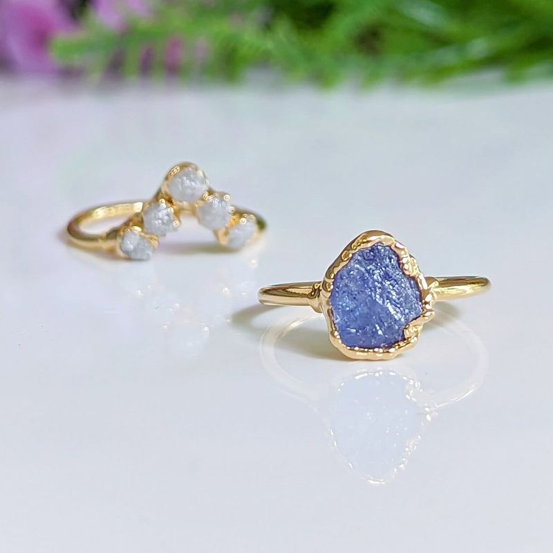 Raw Tanzanite ring in 18k Gold