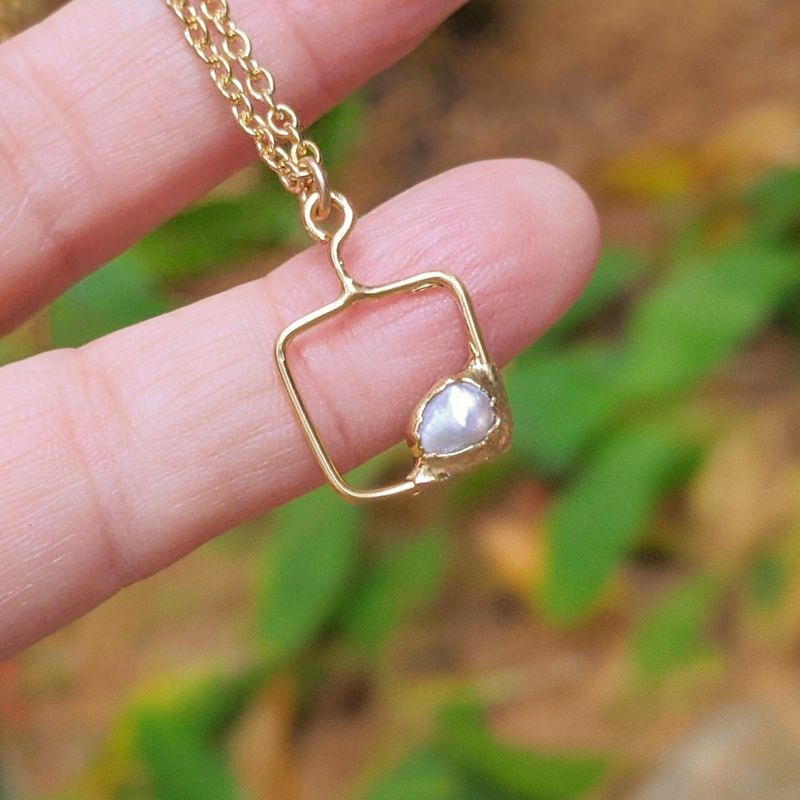Collier pierre de naissance