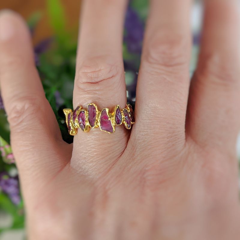 Bague Éternité Grenat Rhodolite en Or