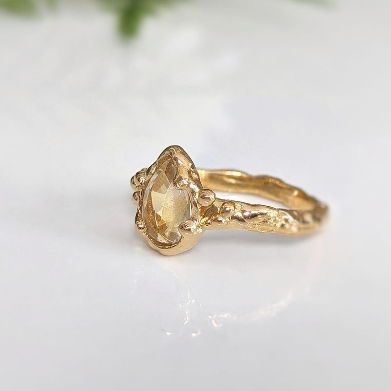 Citrine ring in Solid 14k Gold