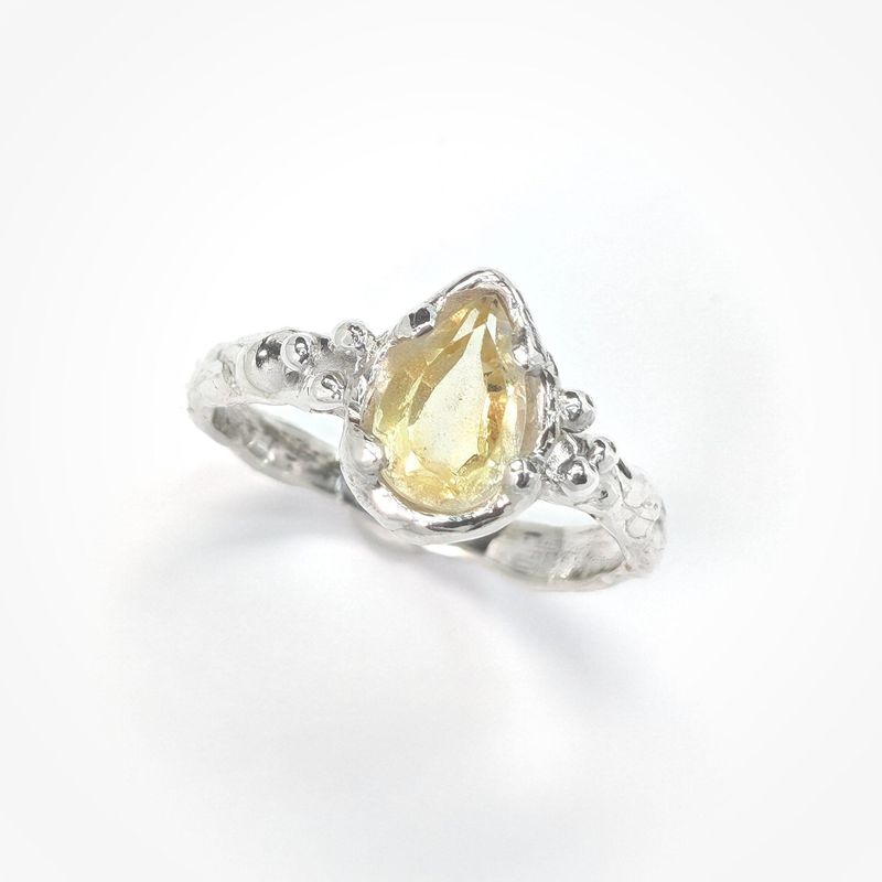Citrine ring in Solid 14k Gold