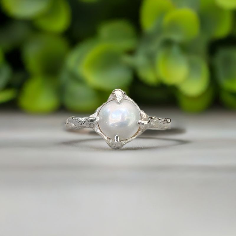 Silver Freshwater pearl textured ring