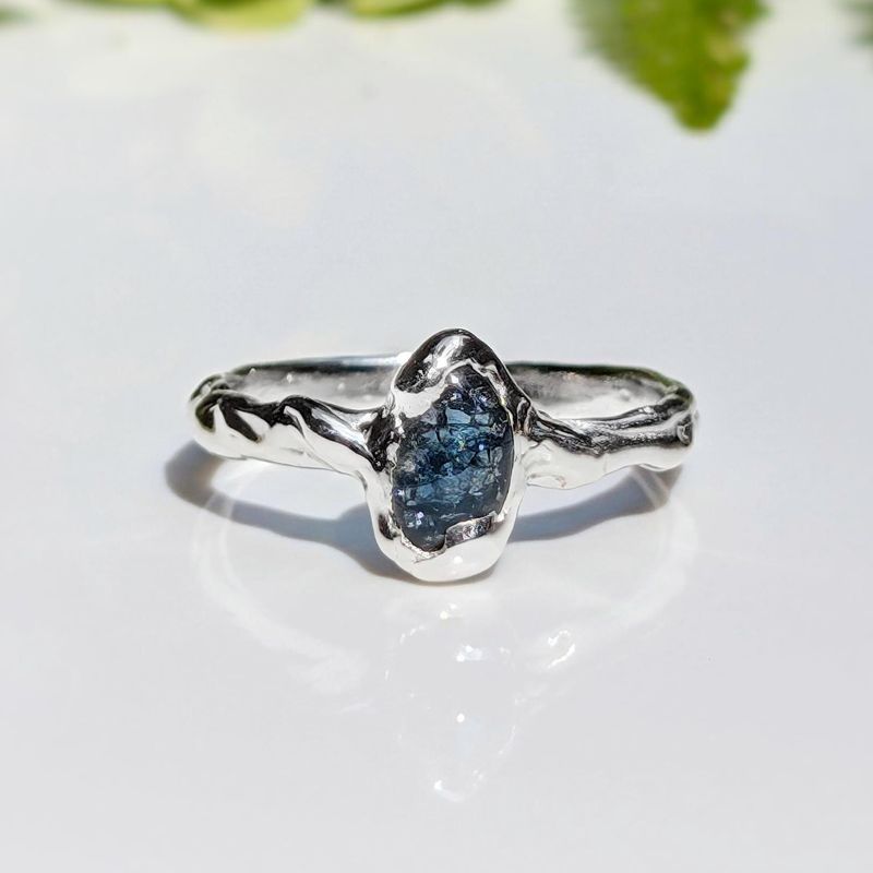 Australian Sapphire ring in Solid 14k Gold