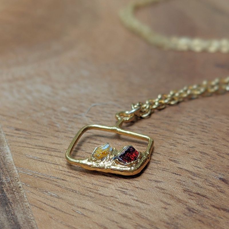 Collier pierre de naissance