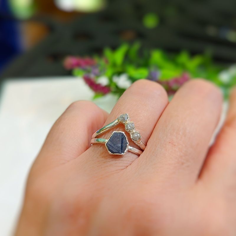 Raw Sapphire & diamond Chevron ring set
