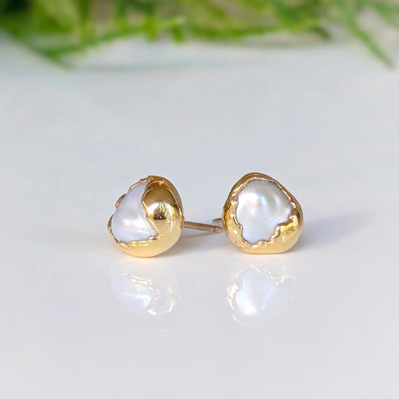 Pea in a Pod Freshwater pearl stud earrings