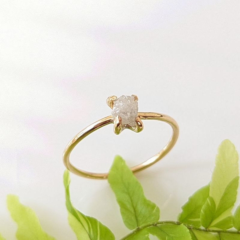 Bague de fiançailles diamant brut