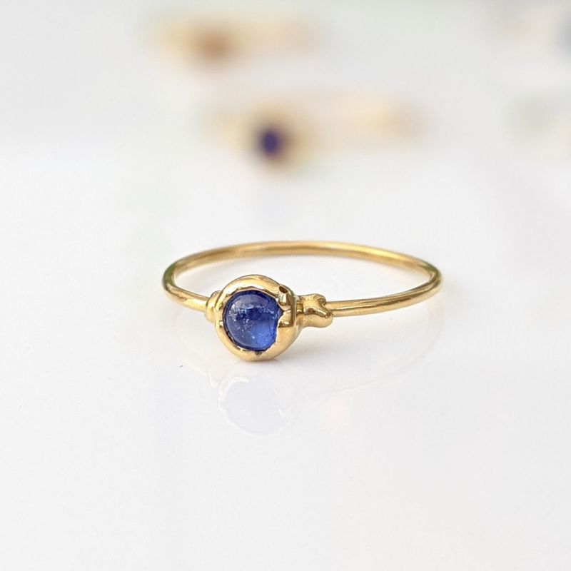 Bague empilable Dainty Sapphire