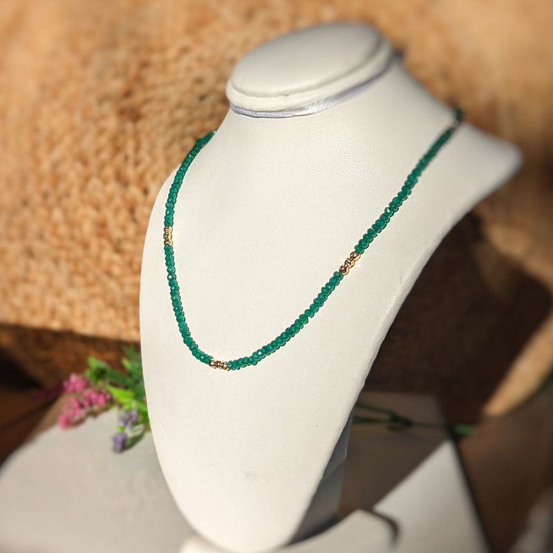 Emerald bead necklace