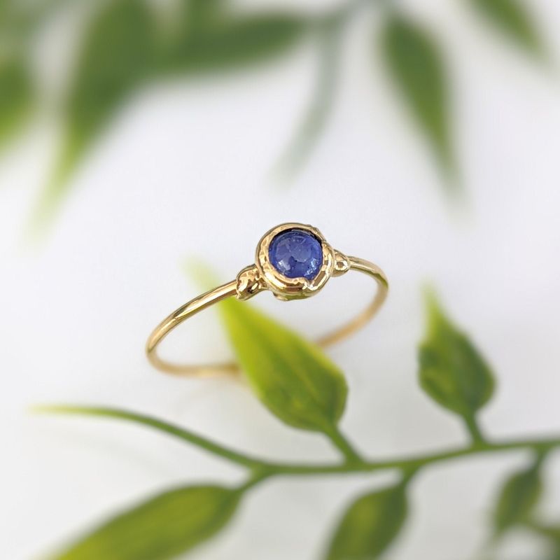 Bague empilable Dainty Sapphire
