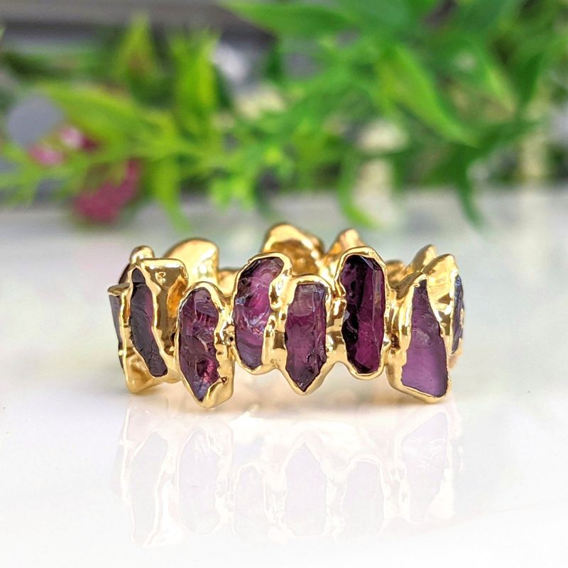 Bague Éternité Grenat Rhodolite en Or