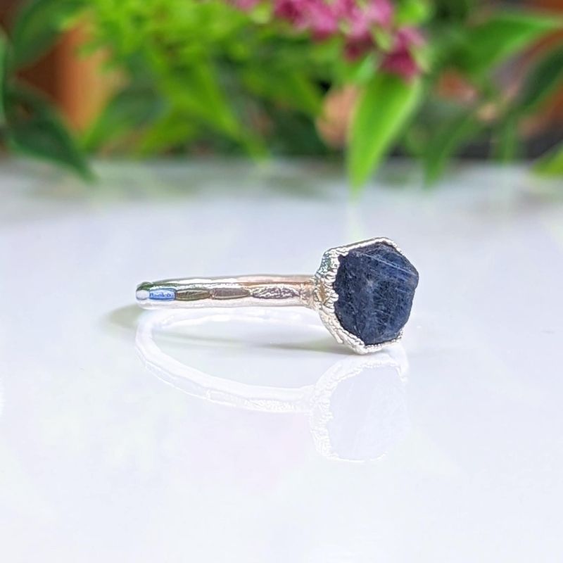 Raw Sapphire & diamond Chevron ring set