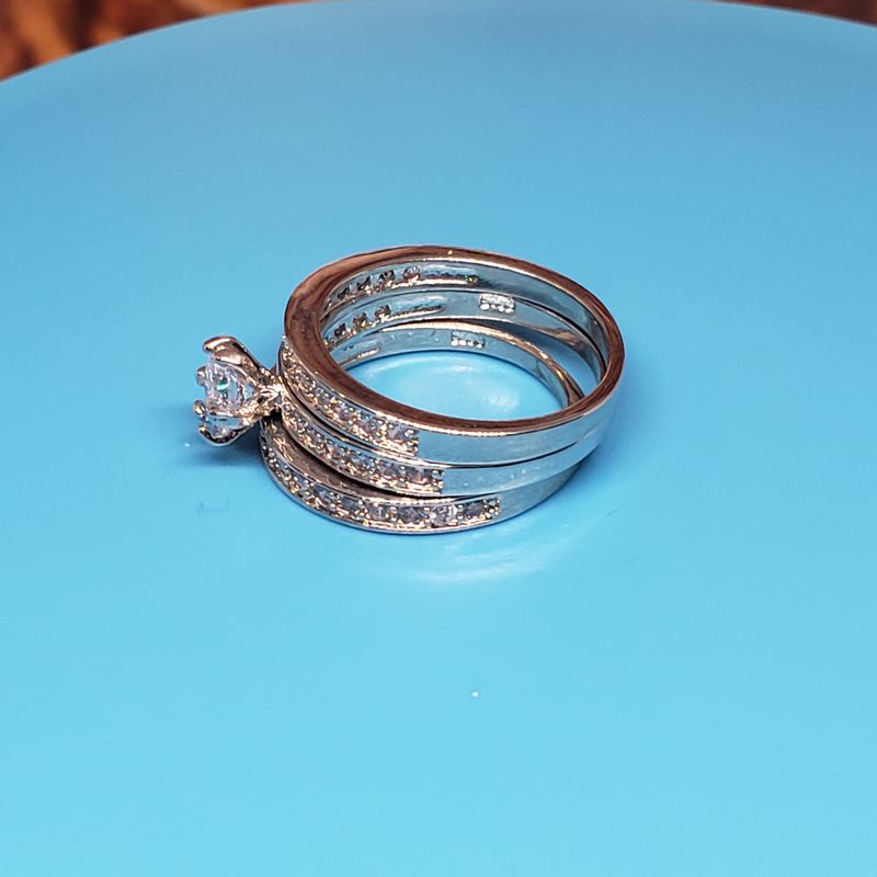 (BAG-068) Jolie bague La Triple Couronne!!