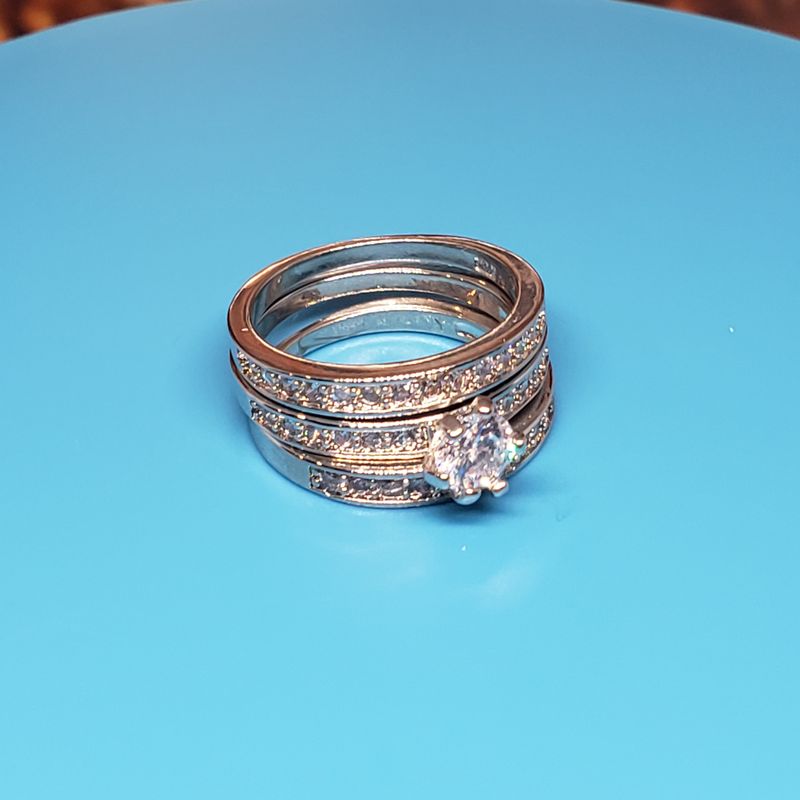 (BAG-068) Jolie bague La Triple Couronne!!