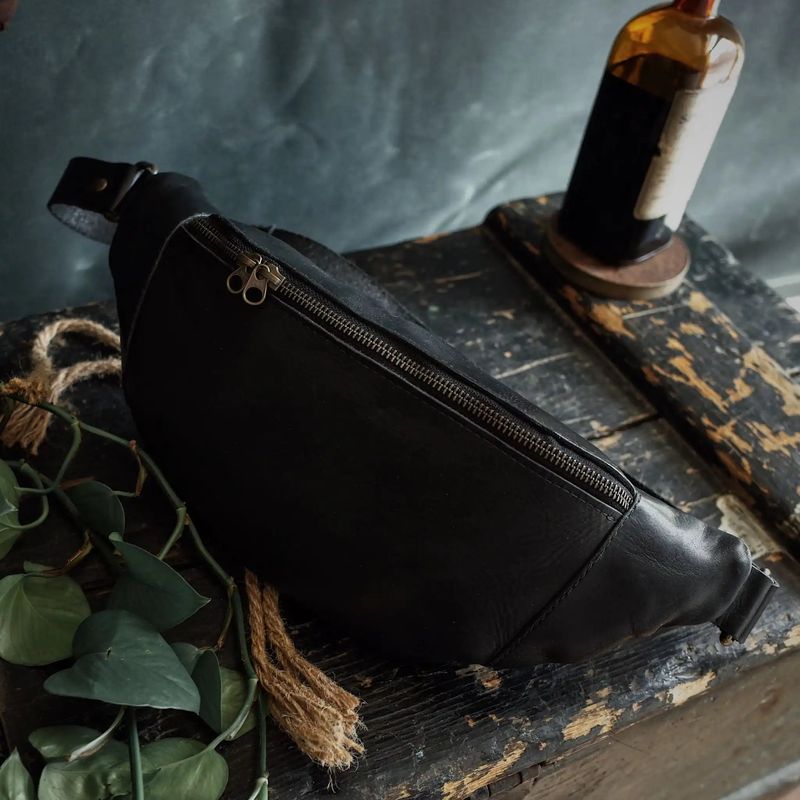 Sac banane en cuir Verdun – Édition noire