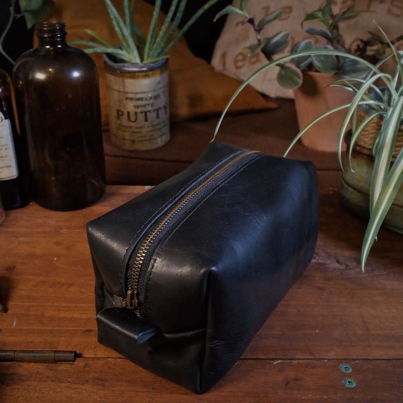 Trousse de toilette en cuir – Édition noire