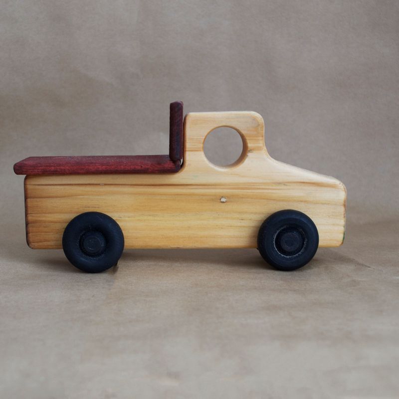 Camion rouge, jouet en bois