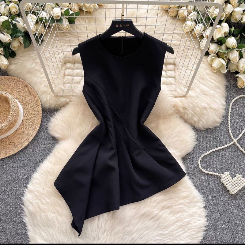 Top Noir Asymétrique Sans Manches