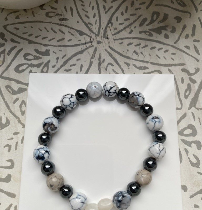 Bracelet blanc et noir d'Agate et de Pierre de lune 