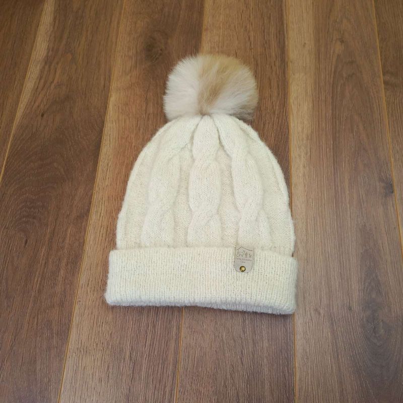 Tuque pour femme en alpaga avec pompon de fourrure
