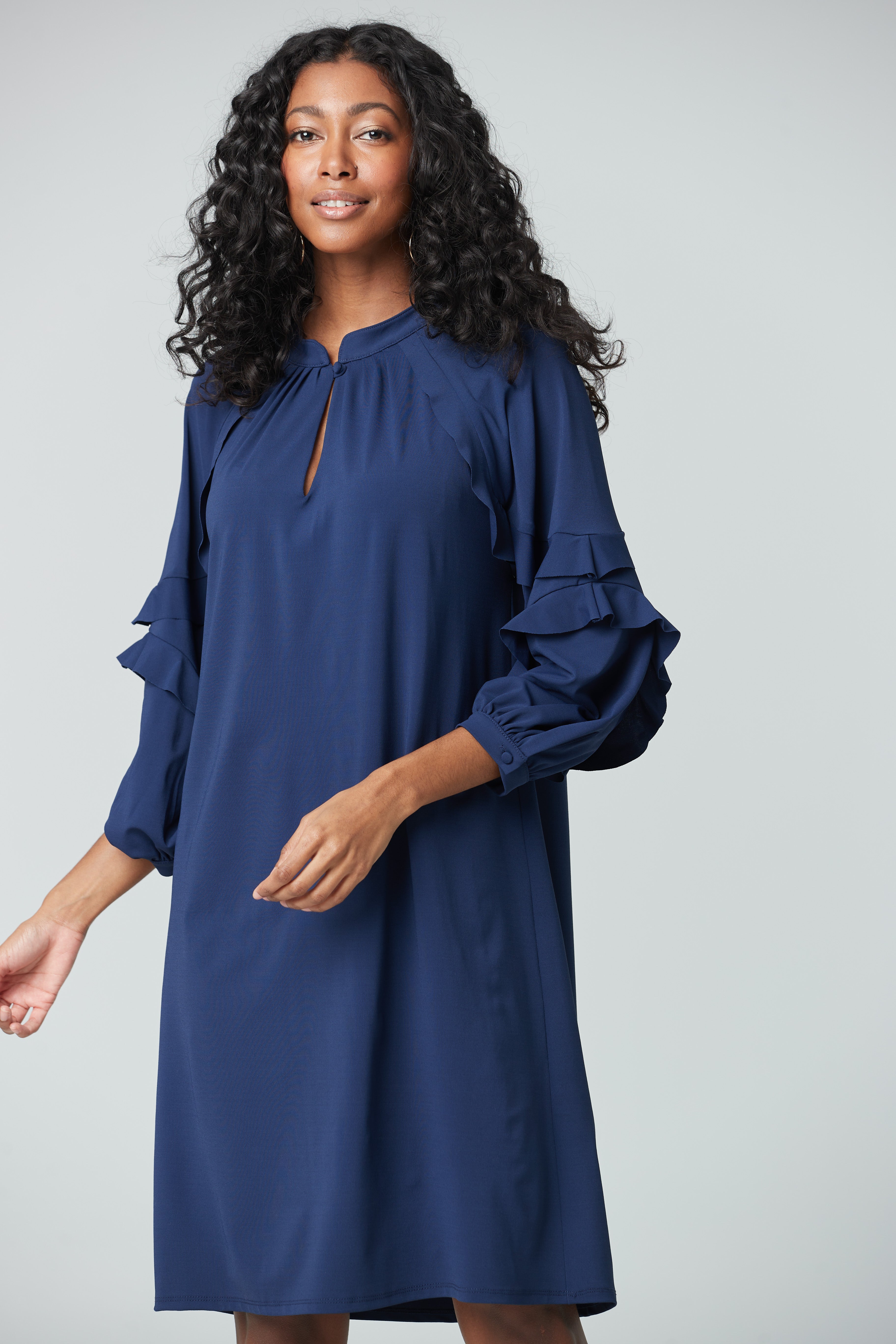 Robe courte avec détail volant