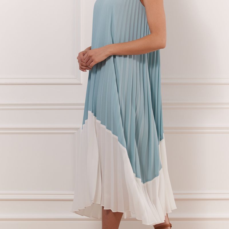 Soft Crinkle Color Block Pleated Dress