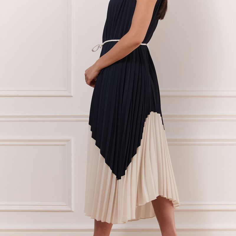 Soft Crinkle Color Block Pleated Dress