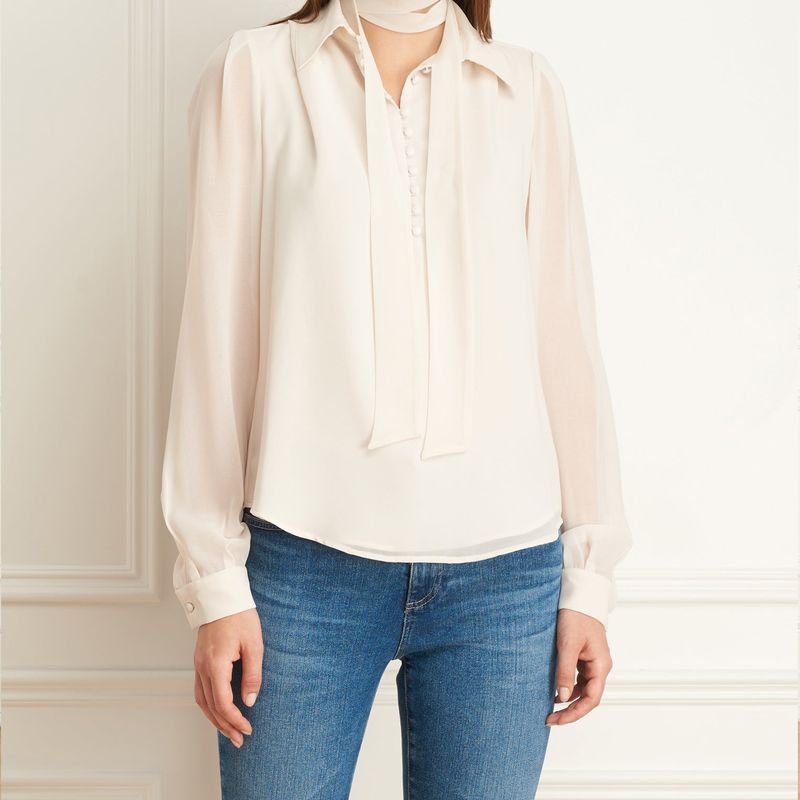 Blouse Chiffon Avec Boutons Et Foulard