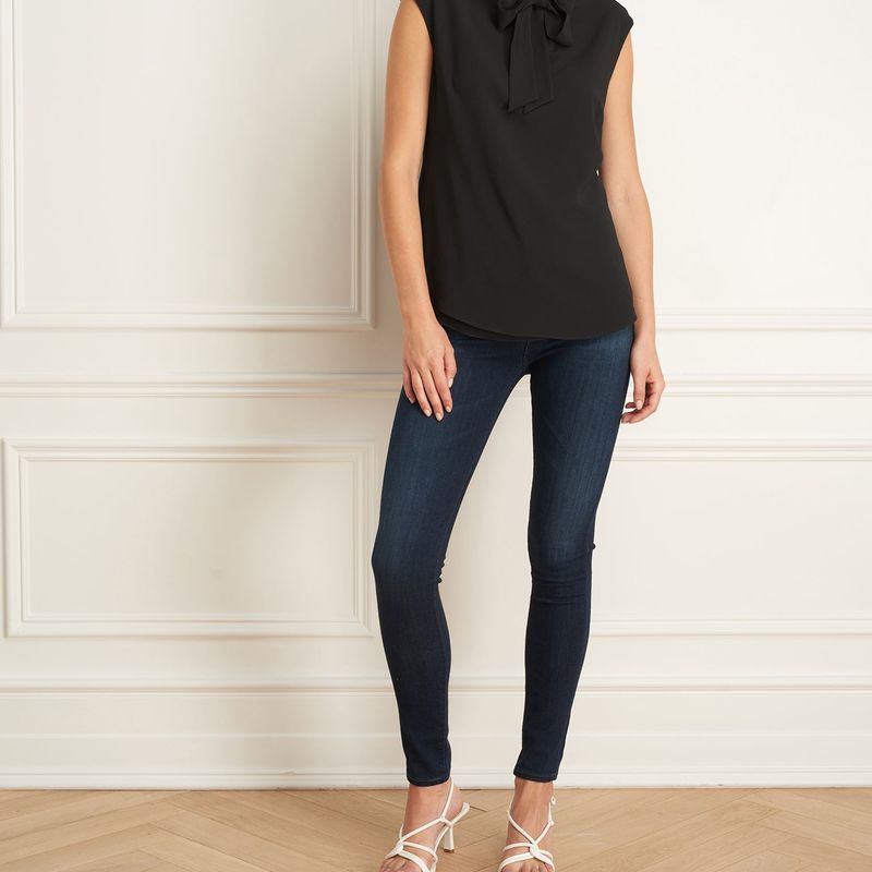 Blouse Sans Manche Avec Foulard Noué