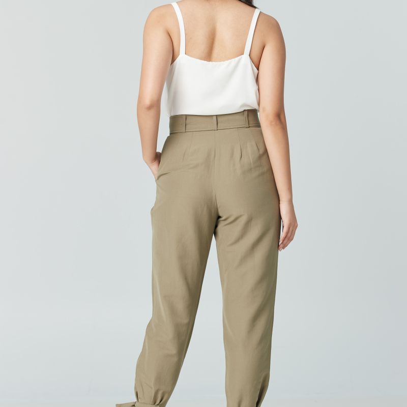 Pantalon avec boucle à l'ourlet