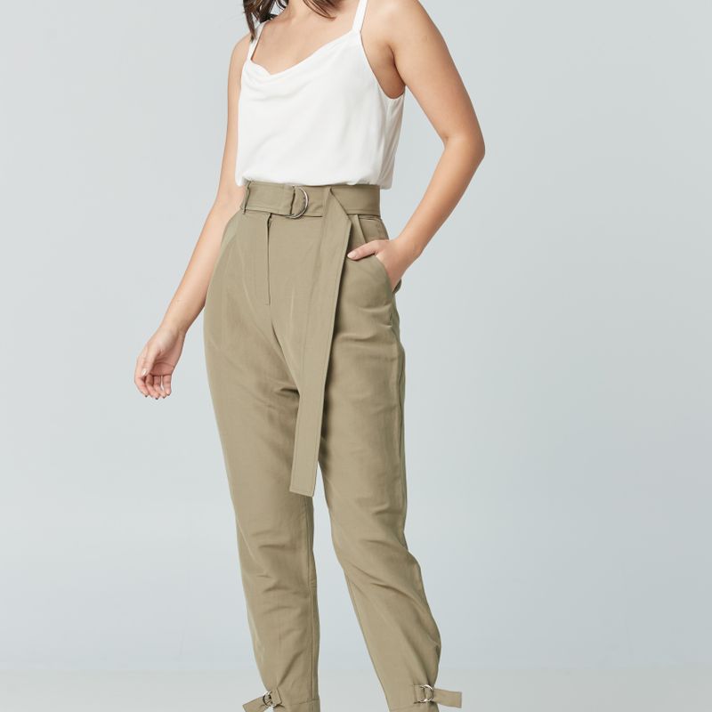 Pantalon avec boucle à l'ourlet