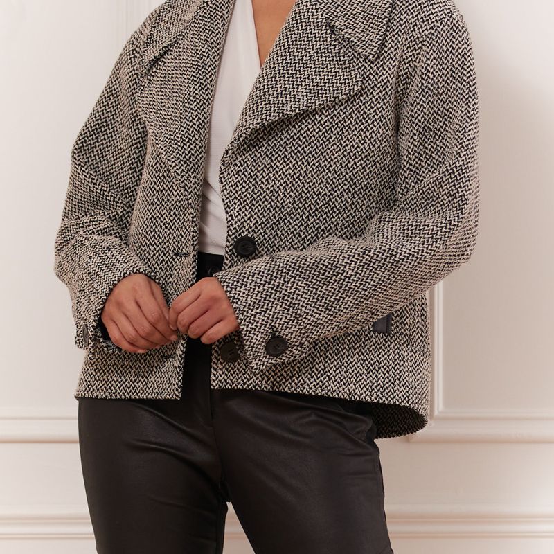 Manteau court col large