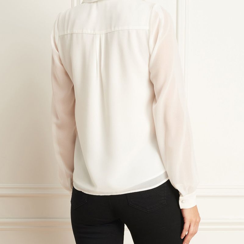 Blouse Chiffon Avec Boutons Et Foulard