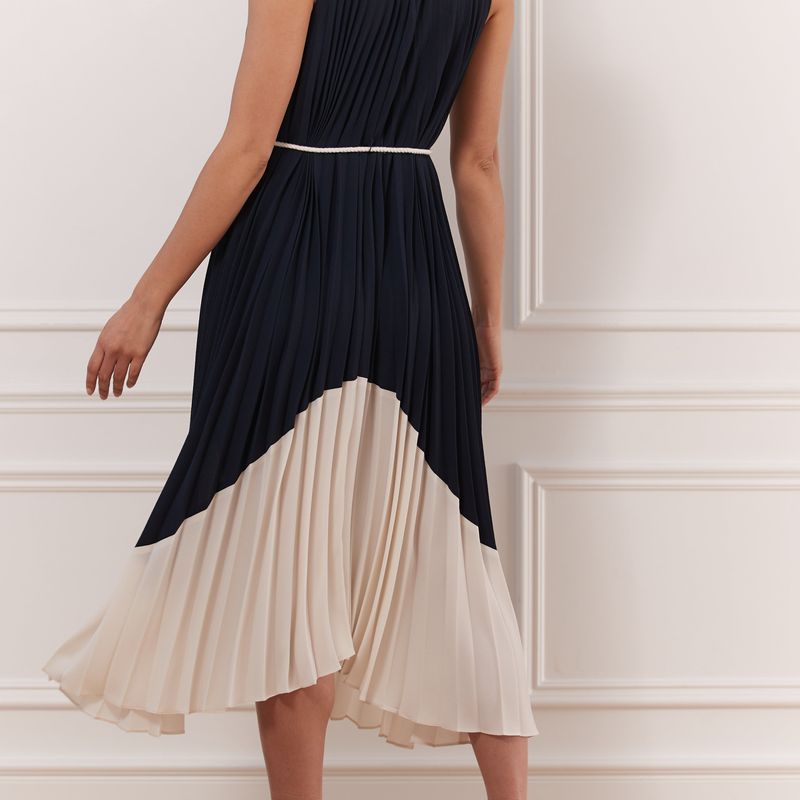 Soft Crinkle Color Block Pleated Dress