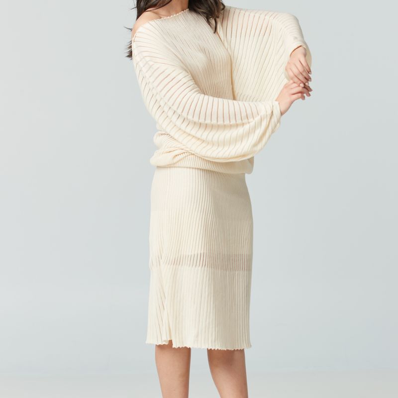 Robe encolure bateau manche large