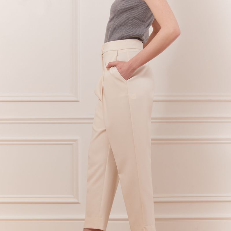 Pantalon court avec plis