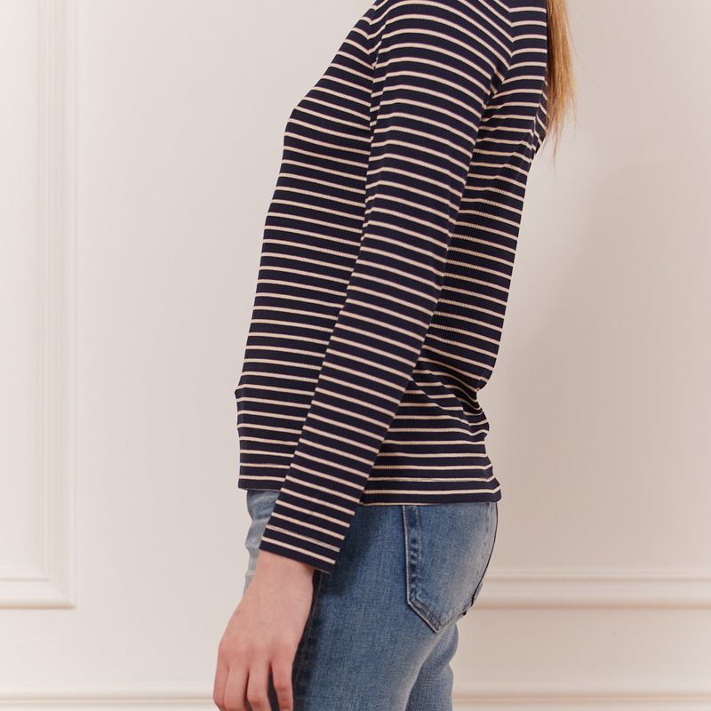 Haut crew neck avec boutons épaule