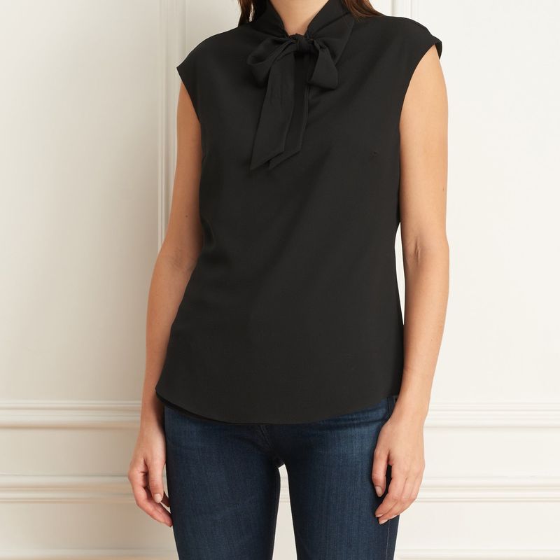 Blouse Sans Manche Avec Foulard Noué