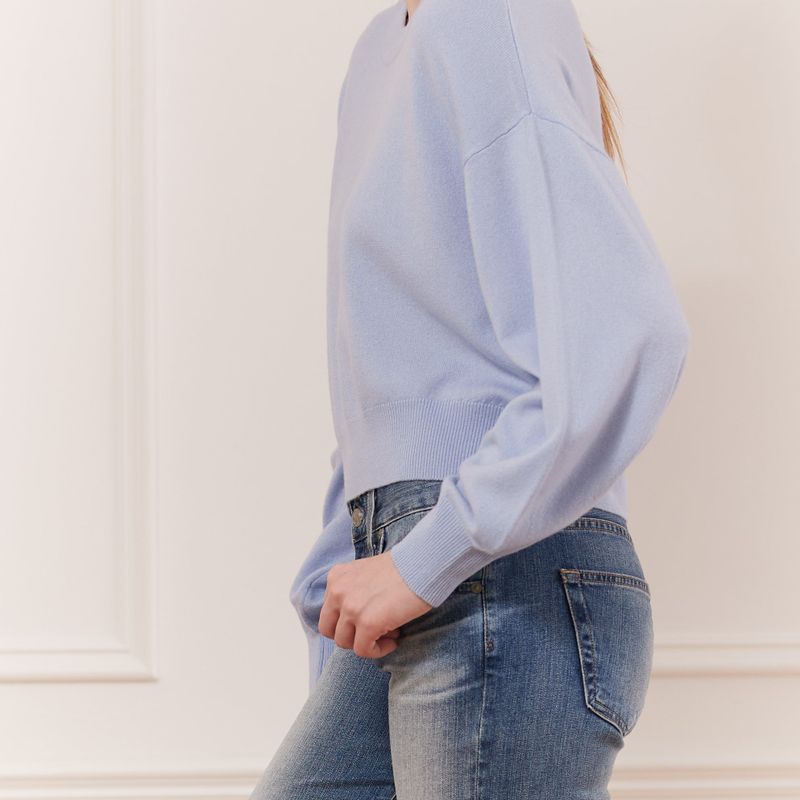 Crew neck boxy sweater with high &  low hem